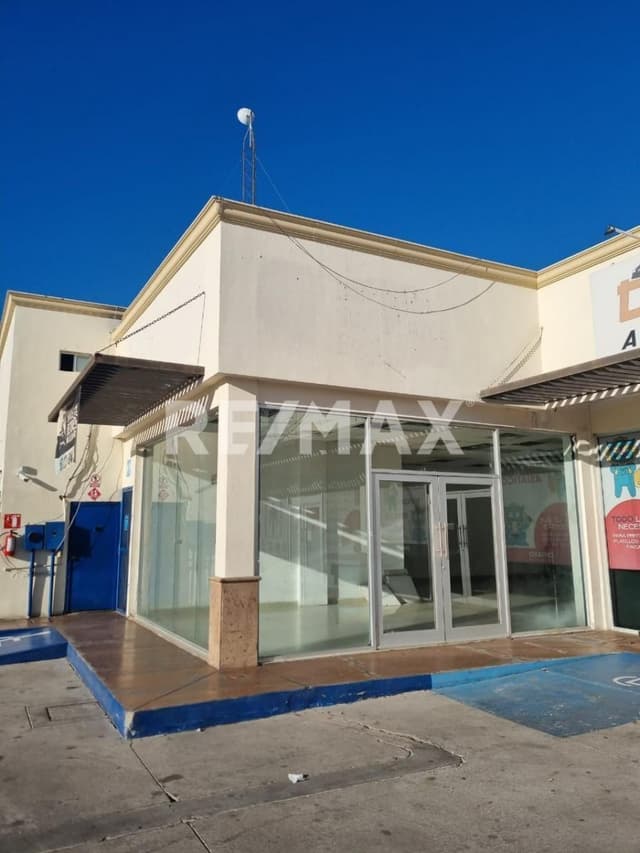 Local comercial en renta Plaza Gastón Madrid en el Centro de Hermosillo, Sonora.