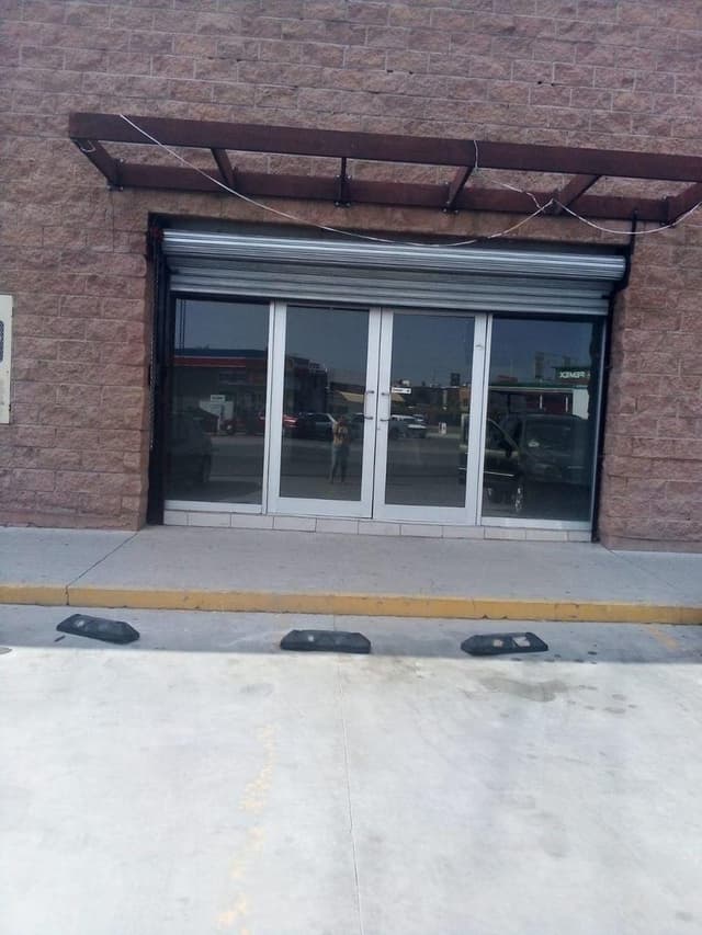 Local en renta por Blvd Lázaro Cárdenas, Hermosillo, Sonora.