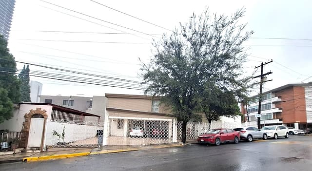 CASA EN VENTA LOMA LARGA MONTERREY