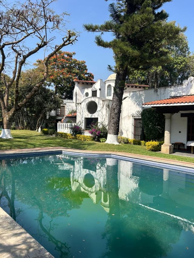 ESPECTACULAR RESIDENCIA