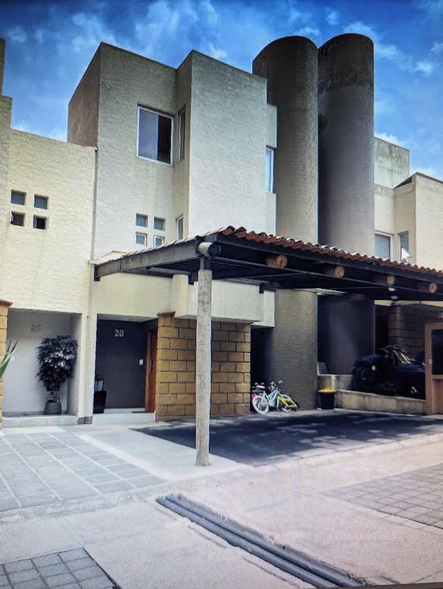 VENTA PRECIOSA CASA EN FRACC. ARBOLEDA EN SANTA FE