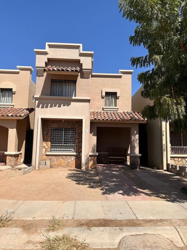 Casa en venta en California Residencial