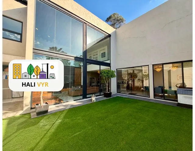 Casa en venta en Lomas de Tecamachalco, jardín, cto servicio, entre otros
