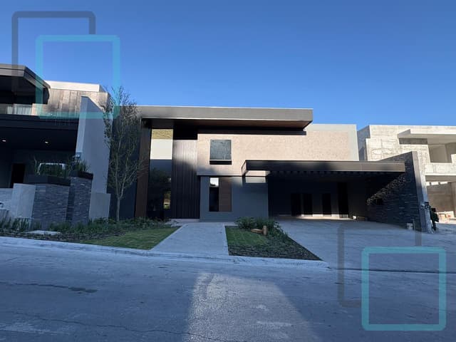 CASA EN VENTA SIERRA ALTA ZONA CARRETERA NACIONAL MONTERREY