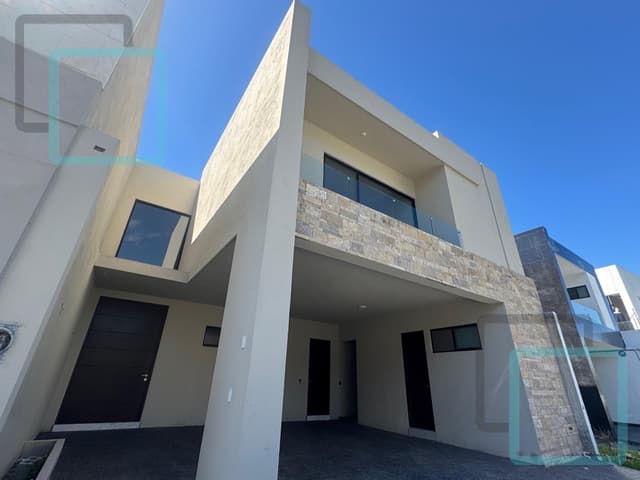 CASA EN VENTA AMORADA RESIDENCIAL ZONA CARRETERA NACIONAL SANTIAGO