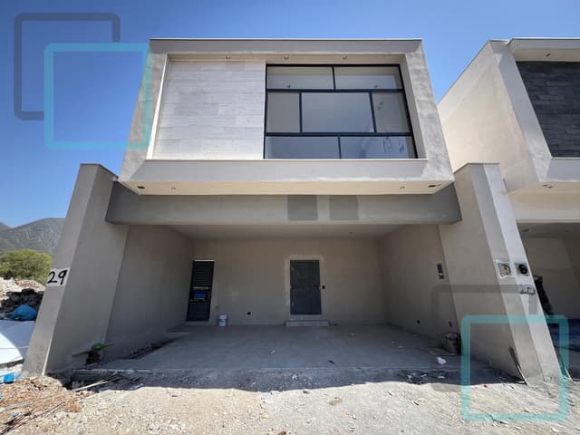 CASA EN VENTA VIENTOS DEL VERGEL ZONA CARRETERA NACIONAL SANTIAGO