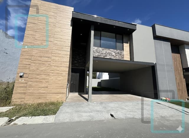 CASA EN VENTA ALTARES RESIDENCIAL ZONA CARRETERA NACIONAL SANTIAGO