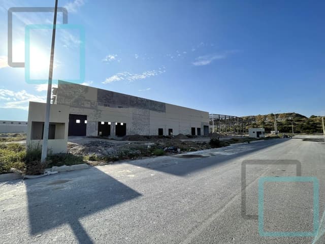 BODEGA INDUSTRIAL EN VENTA / RENTA ZONA SANTA CATARINA