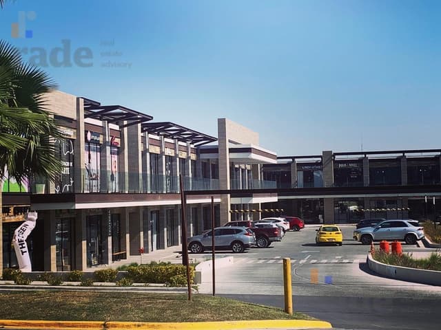 Local en Plaza Hacienda Elite