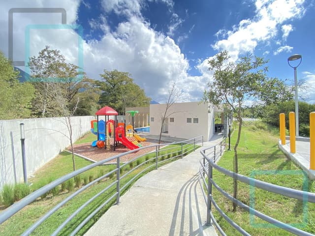 CASA EN VENTA AMORADA RESIDENCIAL ZONA CARRETERA NACIONAL SANTIAGO