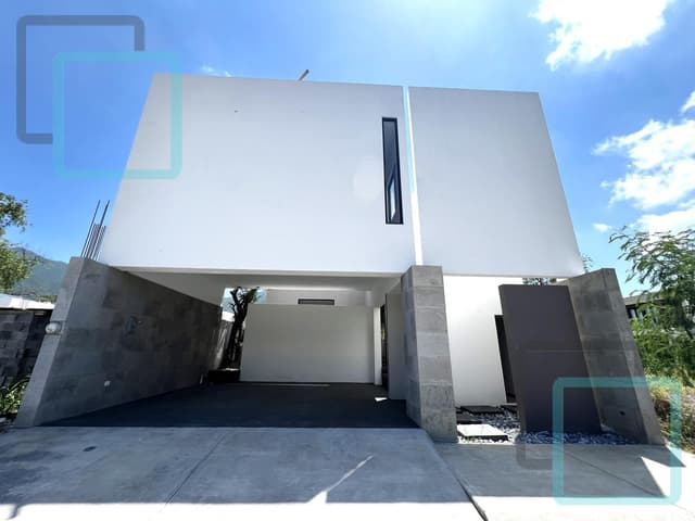 CASA EN VENTA AMORADA RESIDENCIAL ZONA CARRETERA NACIONAL SANTIAGO