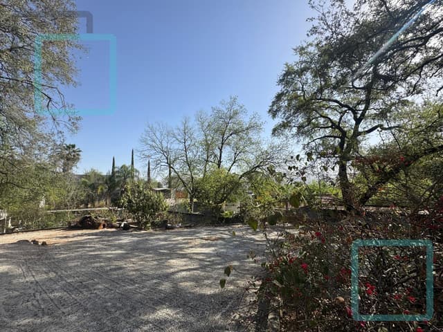 TERRENO RESIDENCIAL EN VENTA EN CIENEGUILLA ZONA CARRETERA NACIONAL SANTIAGO