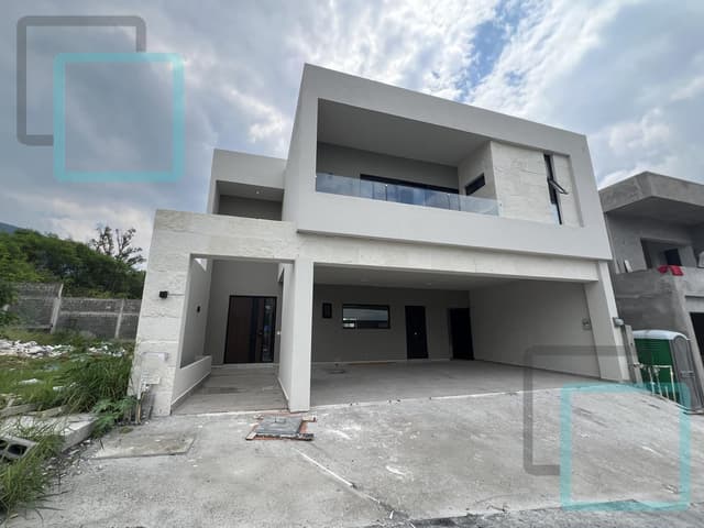 CASA EN VENTA PEDREGAL DE LA MONTAÑA ZONA CARRETERA NACIONAL MONTERREY