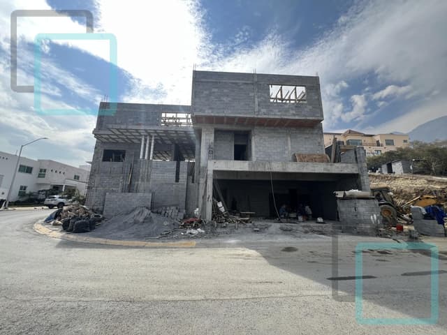 CASA EN VENTA SIERRA ALTA ZONA CARRETERA NACIONAL MONTERREY