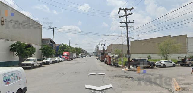 Terreno en esquina en Av Los Angeles y Av San Nicolás zona Mercado Abastos