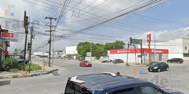 Terreno en esquina en Av Los Angeles y Av San Nicolás zona Mercado Abastos