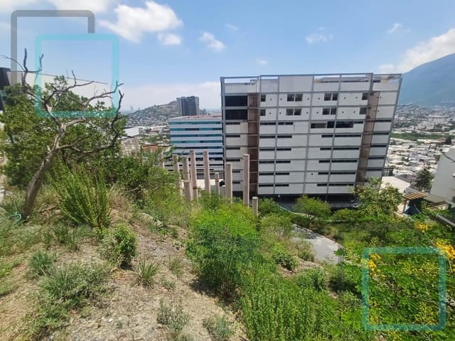 TERRENO EN VENTA LOMAS DE MONTECRISTO ZONA VALLE ORIENTE MONTERREY