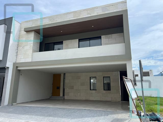CASA EN VENTA PEDREGAL DEL HUAJUCO ZONA CARRETERA NACIONAL SANTIAGO