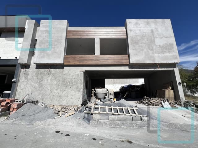 CASA EN VENTA ALTARES RESIDENCIAL ZONA CARRETERA NACIONAL SANTIAGO