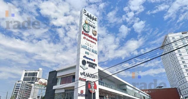 Local en Av. Eugenio Garza Sada