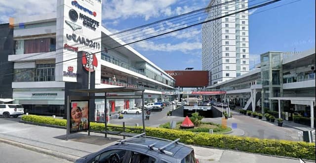 Local en Av. Eugenio Garza Sada