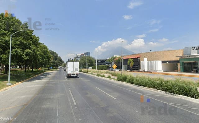 Local en Renta en Calz. del Valle, San Pedro Garza García
