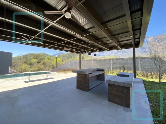 CASA EN VENTA BRISAS DEL VERGEL ZONA CARRETERA NACIONAL MONTERREY