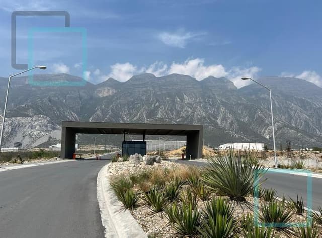 TERRENO INDUSTRIAL EN VENTA ZONA SANTA CATARINA