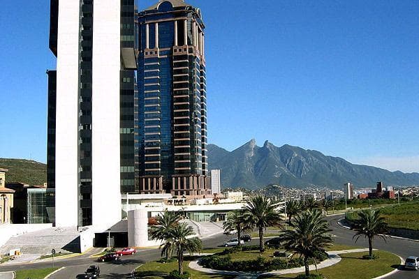 RENTA DE OFICINA EXCELENTE TORRE COMERCIAL AMÉRICA ZONA VALLE ORIENTE