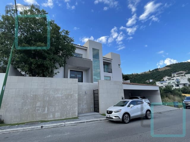 CASA EN RENTA COLONIA SIERRA ALTA ZONA CARRETERA NACIONAL MONTERREY