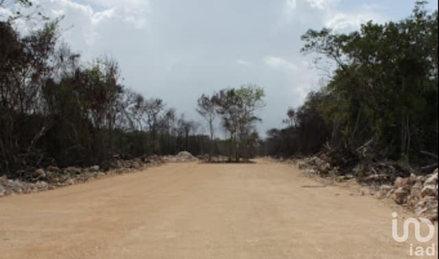 Gran lote Comercial a pie de carretera!