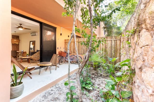 Adorable Departamento duplex con jardín en preventa!