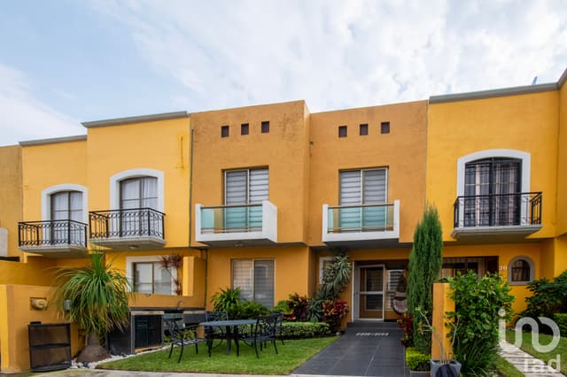 HERMOSA CASA EN VENTA O RENTA EN TEZOYUCA, MORELOS