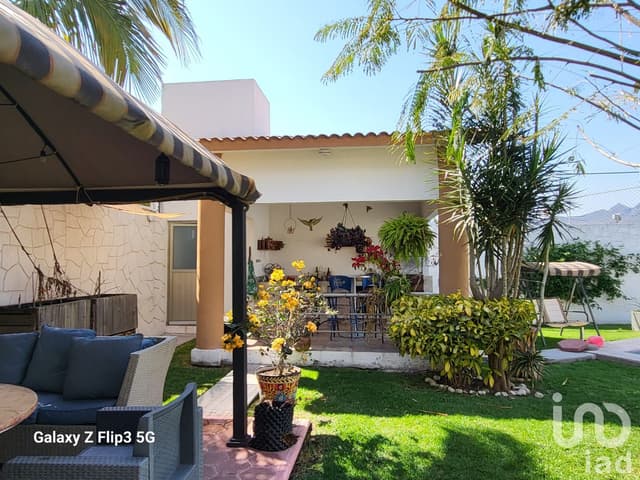 CASA SOLA EN VENTA EN VERGELES DE OAXTEPEC,