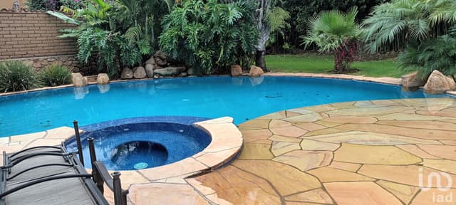 EN VENTA RESIDENCIA EN PRIVADA EN TEPOZTLÁN, MORELOS.