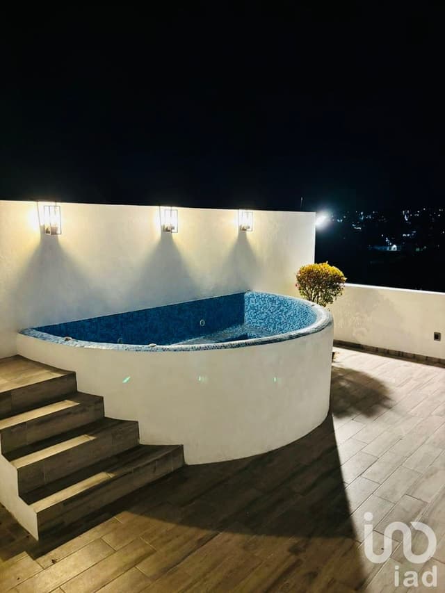 Casa Nueva con Alberca y Jacuzzi, en Fraccionamiento Las Brisas de Cuernavaca