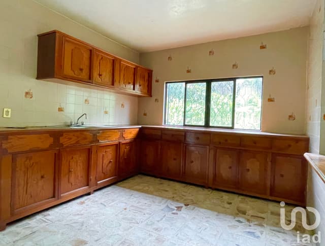 Venta de Casa con amplio jardín con árboles frutales, Temixco, Morelos