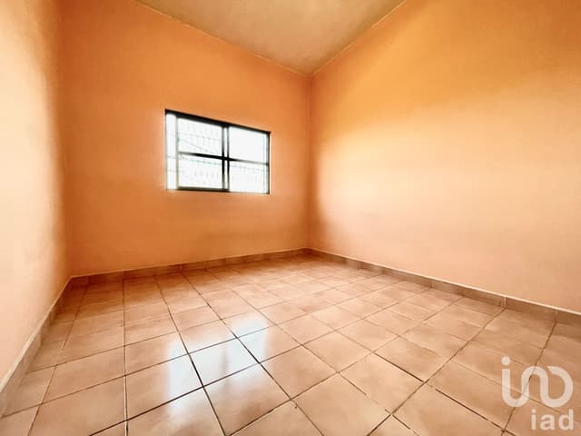 Venta de Casa con amplio jardín con árboles frutales, Temixco, Morelos