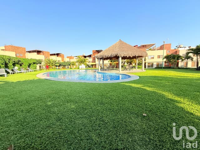 Casa en Venta en Fracc Los Sauces. ¡¡Lista para habitar!!