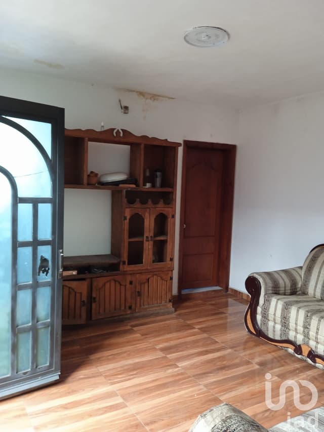 Venta de Casa para Remodelar en Santa Maria Guadalupe La Quebrada, Cuautitlan, Izcalli