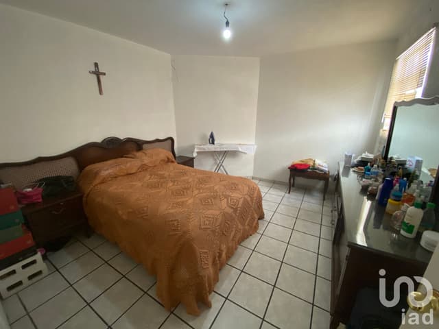 CASA EN VENTA EN JARDINES DE TORREMOLINOS MORELIA, CERCA DE LA VOZ Y AV. PERIODISMO MORELIA