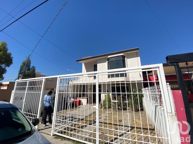 SE VENDE CASA RESIDENSIAL TEJEDA EL PUEBLITO QUERETARO