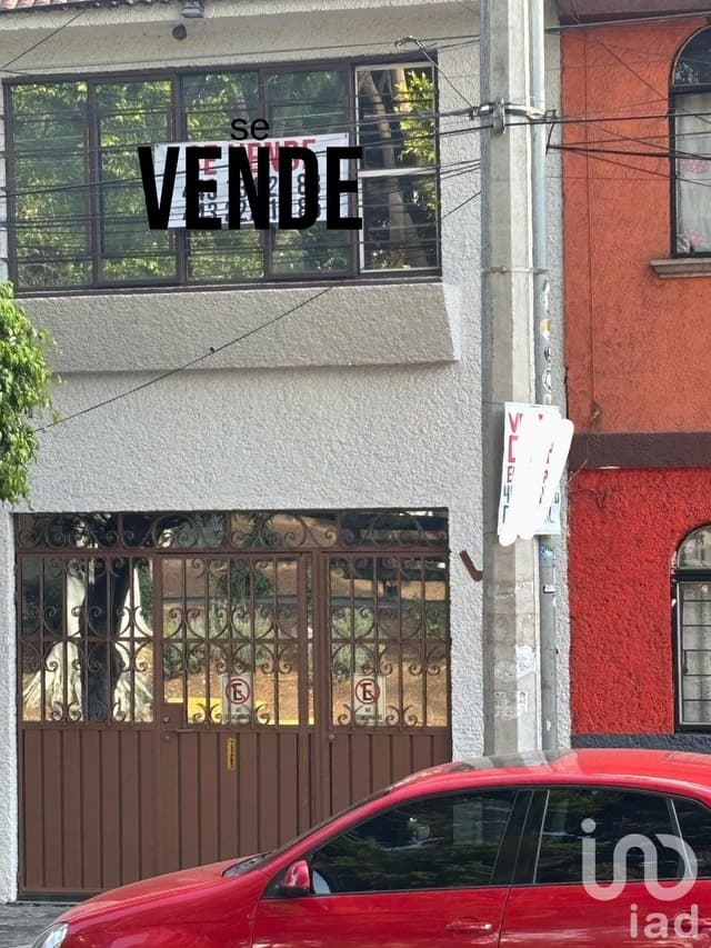 SE VENDE CASA EN INFONAVIT CAMELINAS ATRAS DEL IMSS CAMELINAS