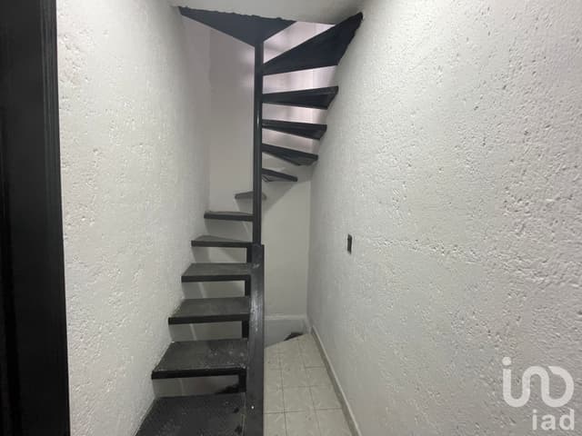 CASA EN FRACCINAMIENTO EN CALLE CANELA