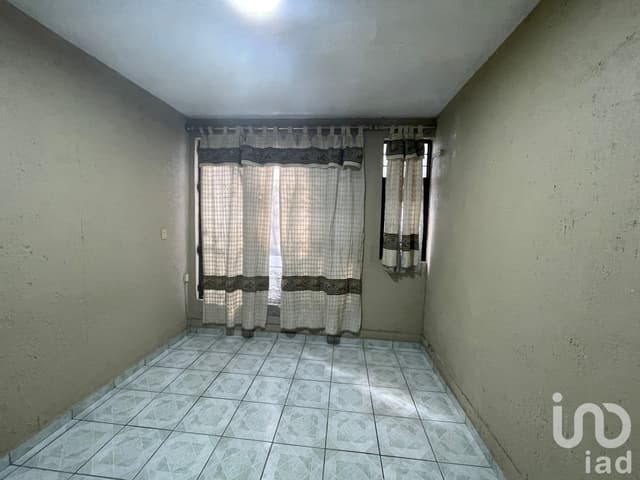 CASA EN FRACCINAMIENTO EN CALLE CANELA