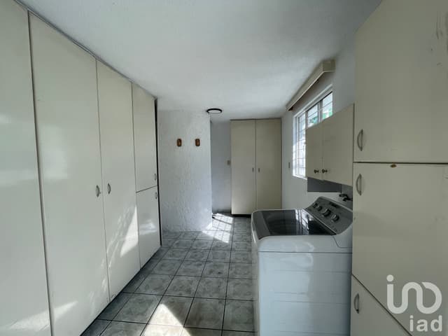 CASA EN FRACCINAMIENTO EN CALLE CANELA