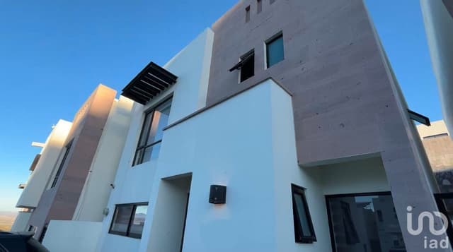 Casa en Venta, hab. extras, para rentar, en Fraccionamiento Bianco, Zibata, El Marques, Queretaro