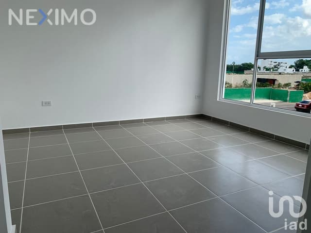 Casa Inteligente en Venta de 3 Recamaras con Paneles Solares en Privada en Poligono Sur de Cancún