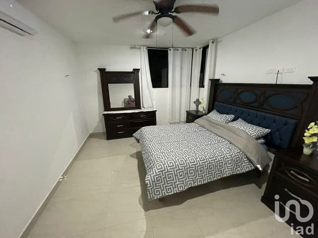 CASA SOLA EN RENTA EN CONKAL CON PISCINA, TRES RECAMARAS Y AMPLIOS ESPACIOS EN DOS NIVELES