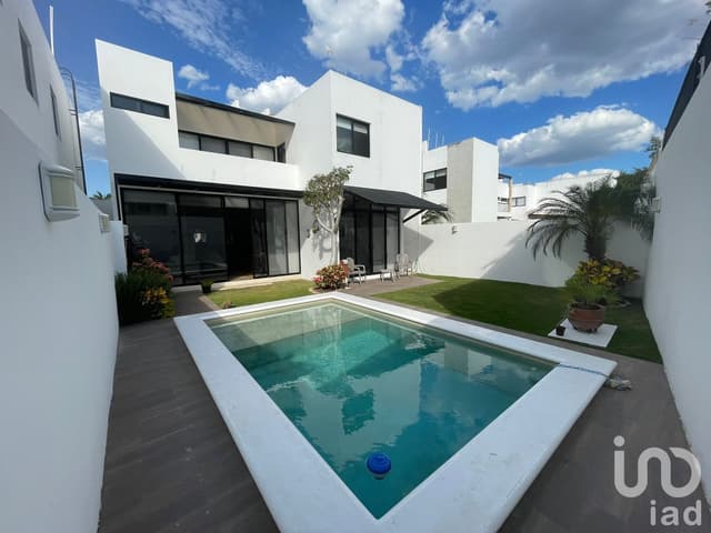 CASA DE 4 RECAMARAS EN PRIVADA, EN CHOLUL, MÉRIDA, YUCATÁN